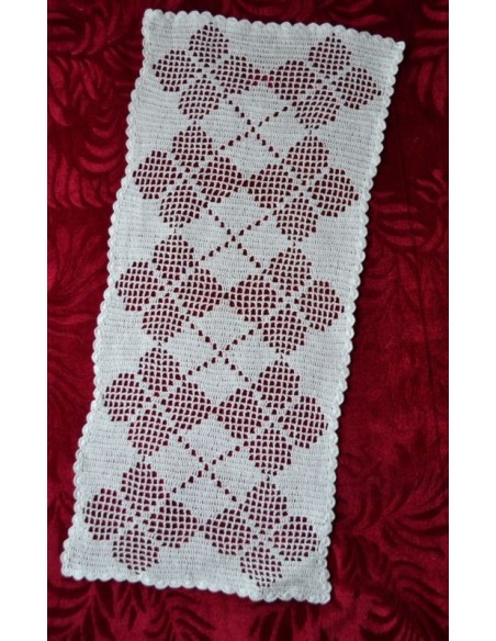 CENTRO REALIZZATO A MANO AD UNCINETTO 53x23cm