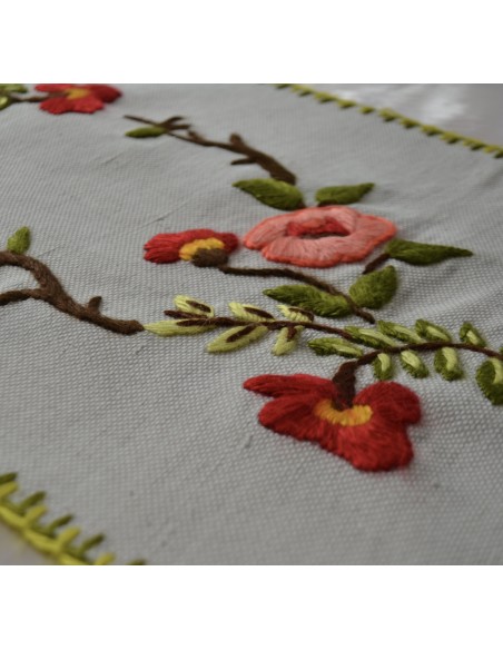 CENTRO RICAMATO A MANO 73x31cm