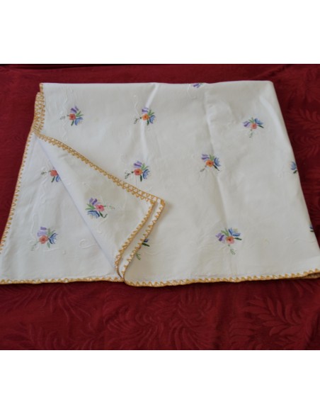 ANTICA TOVAGLIA RICAMATA A MANO130x130 cm