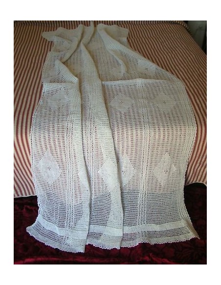 TENDA REALIZZATA A MANO AD UNCINETTO 220x120 cm