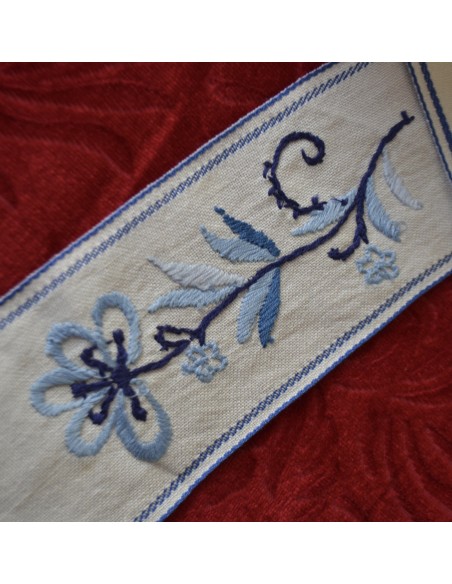 ANTICA STRISCIA DA MENSOLA  RICAMATA A MANO