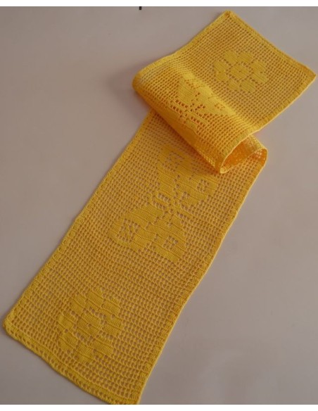 CENTRO REALIZZATO A MANO AD UNCINETTO 80x20cm