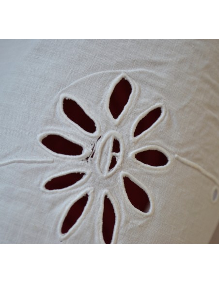 ANTICA TOVAGLIA RICAMATA A MANO115x140 cm