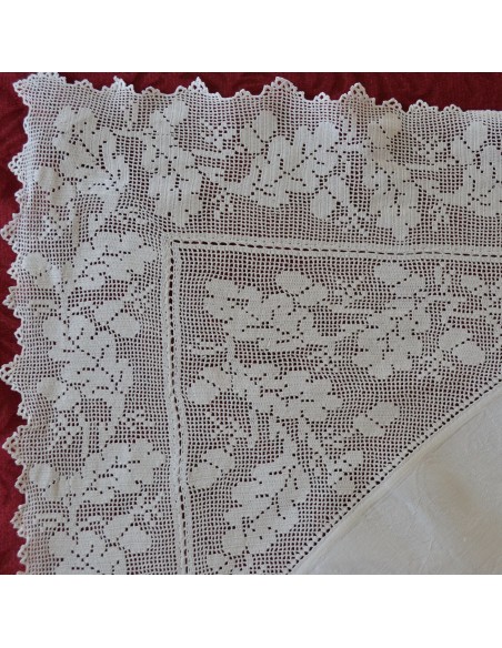 ANTICA TOVAGLIA / COPRITAVOLO CON UNCINETTO 88x88 cm