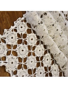 CENTRO REALIZZATO A MANO AD UNCINETTO 130x28 2