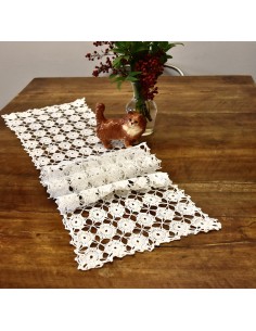 CENTRO REALIZZATO A MANO AD UNCINETTO 130x28