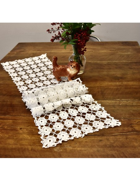 CENTRO REALIZZATO A MANO AD UNCINETTO 130x28