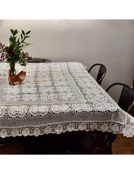 TOVAGLIETTA  REALIZZATA A MANO AD UNCINETTO 114x172 cm