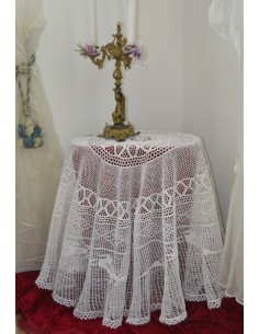 COPRITAVOLO  REALIZZATO AD UNCINETTO diam. 140 cm