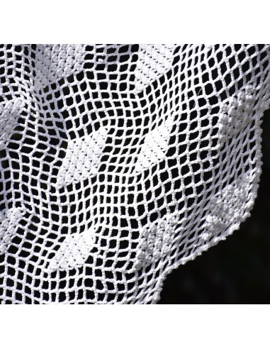 COPRITAVOLO  REALIZZATO AD UNCINETTO diam. 150 cm