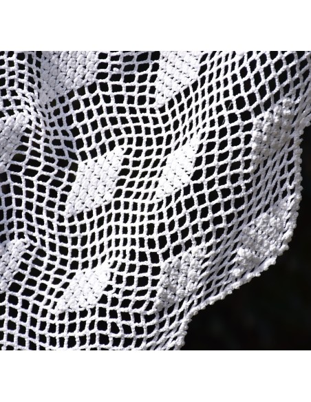 COPRITAVOLO  REALIZZATO AD UNCINETTO diam. 150 cm