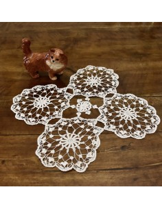 CENTRO  REALIZZATO A MANO AD UNCINETTO 34x34