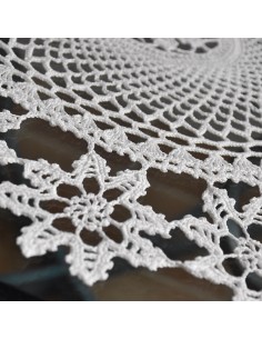 CENTRO  REALIZZATO A MANO AD UNCINETTO diam. 45m 2