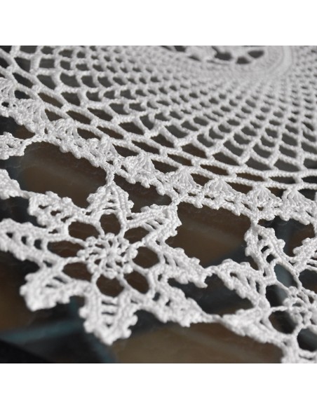 CENTRO  REALIZZATO A MANO AD UNCINETTO diam. 45m