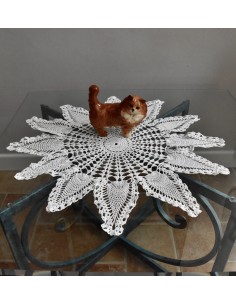 CENTRO  REALIZZATO A MANO AD UNCINETTO diam. 55