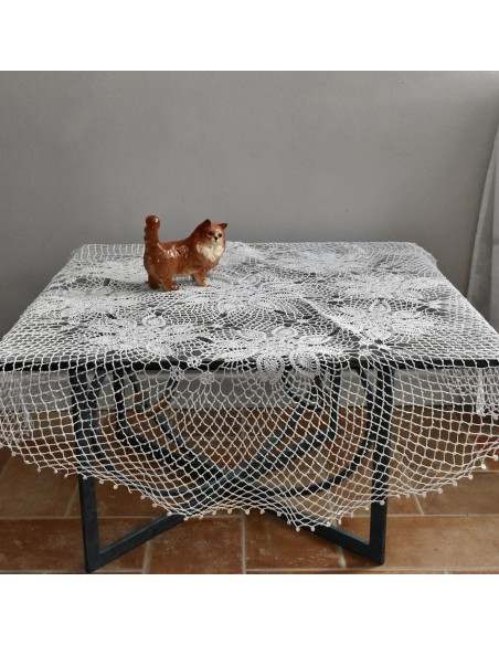 TOVAGLIETTA REALIZZATA AD UNCINETTO diam. 113cm