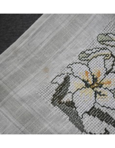 TOVAGLIETTA  RICAMATA A MANO  85x85 cm 2