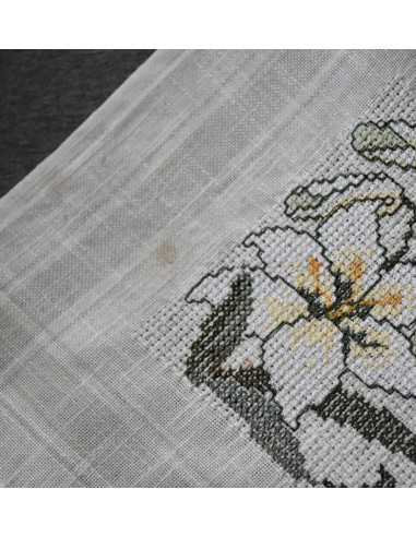 TOVAGLIETTA  RICAMATA A MANO  85x85 cm