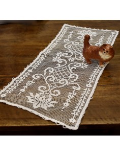 CENTRO REALIZZATO  IN FILET A RETE 75x32 cm