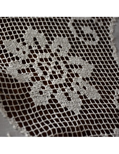 TOVAGLIETTA CON  FILET A RETE 83x83 cm