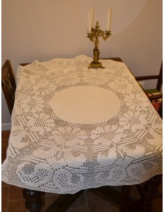 TOVAGLIA / COPRITAVOLO REALIZZATO MANO AD UNCINETTO diam....