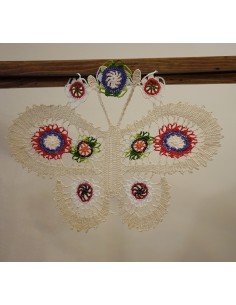 FARFALLA REALIZZATA A MANO AD UNCINETTO