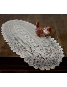 CENTRO REALIZZATO A MANO AD UNCINETTO 86x36cm ECRù