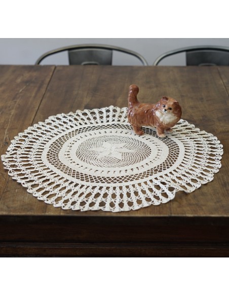 CENTRO REALIZZATO A MANO AD UNCINETTO diam.50cm ECRù