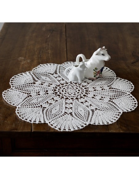 CENTRO REALIZZATO A MANO  UNCINETTO diam.31cm