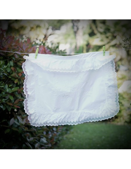 ANTICA FEDERA CON RICAMI  70x55cm "LIETO RIPOSO"