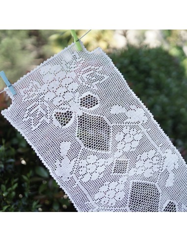 CENTRO REALIZZATO A MANO AD UNCINETTO 79x37cm