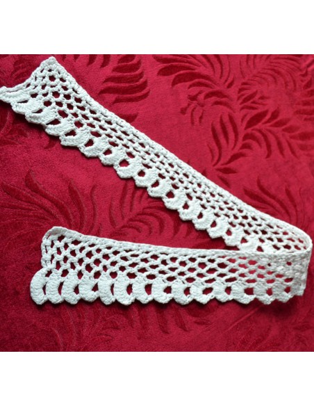 BORDO / PIZZO REALIZZATO A MANO AD UNCINETTO 66x6 cm