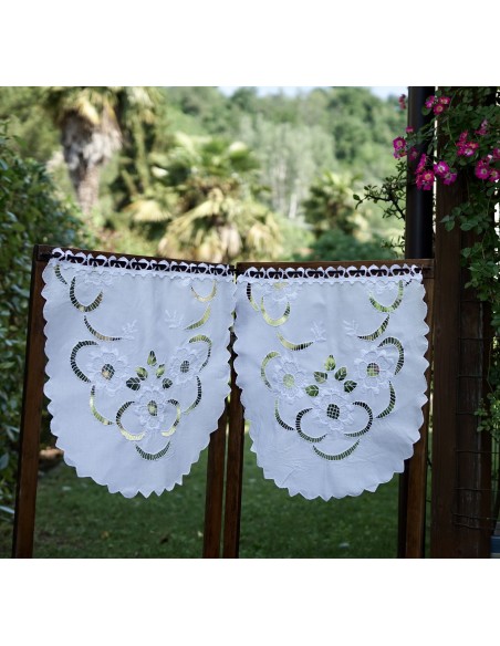 COPPIA TENDINE  RICAMATE 51x49cm