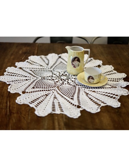 CENTRO REALIZZATO AD UNCINETTO diam.60 cm