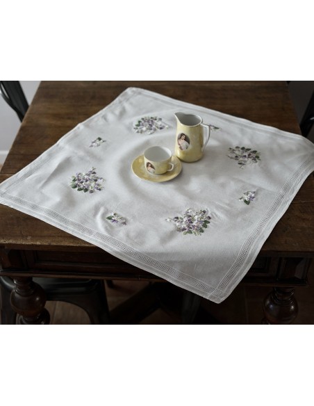 TOVAGLIETTA  RICAMATA A MANO 78x78 cm