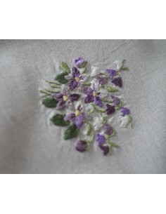 TOVAGLIETTA  RICAMATA A MANO 78x78 cm 2