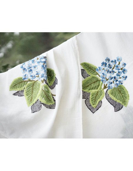 TOVAGLIA CREMA RICAMATA A MANO 250X160 cm