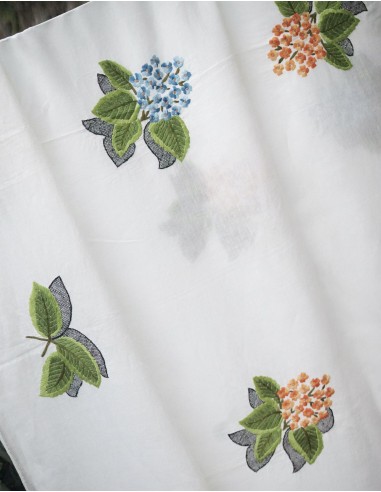 TOVAGLIA CREMA RICAMATA A MANO 250X160 cm