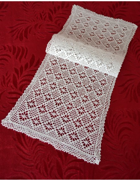  CENTRO REALIZZATO A MANO AD UNCINETTO 64x21cm