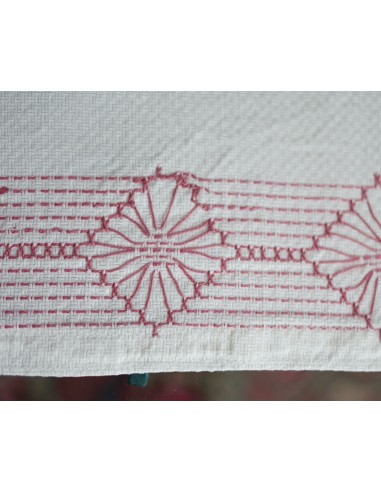 ANTICA TOVAGLIETTA  RICAMATA A MANO 62x62 cm