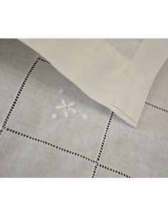 TENDINA RICAMATA A MANO  63x79cm 2