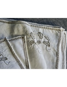 12 Tovaglioli ricamati a mano 2