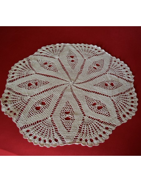  CENTRO REALIZZATO A MANO AD UNCINETTO diam.65 cm