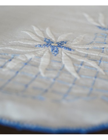 ANTICA TOVAGLIA  RICAMATA A MANO 125x125 cm