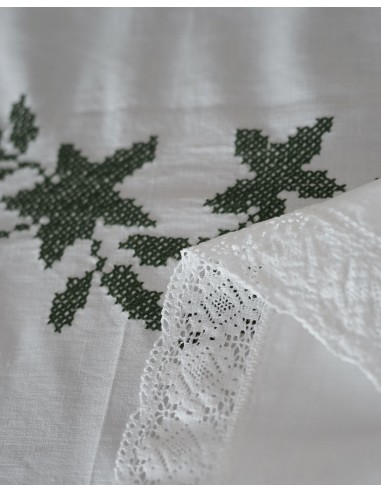 TOVAGLIETTA  RICAMATA A MANO 90x90 cm