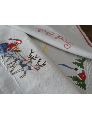 TOVAGLIETTA  NATALIZIA RICAMATA A MANO 82x85 cm