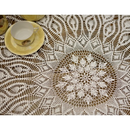 TOVAGLIA / COPRITAVOLO REALIZZATO MANO AD UNCINETTO diam. 120 cm