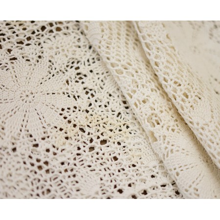 TOVAGLIA / COPRITAVOLO REALIZZATO MANO AD UNCINETTO diam. 150 cm