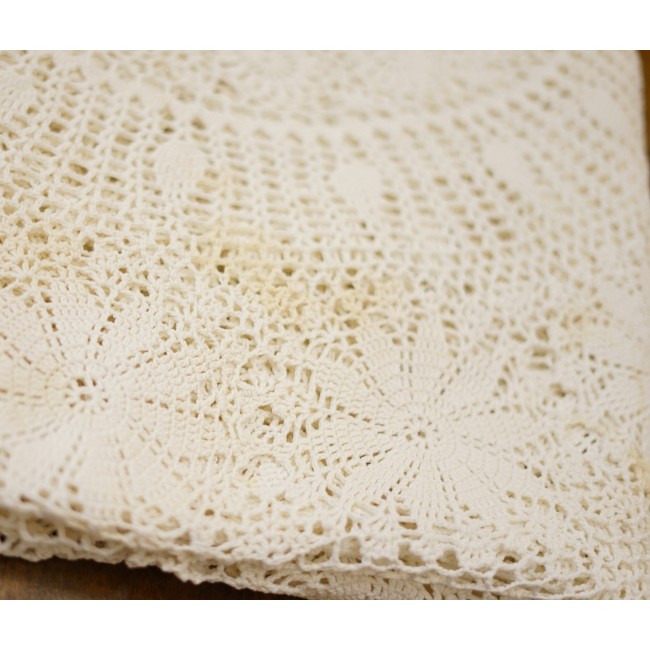 TOVAGLIA / COPRITAVOLO REALIZZATO MANO AD...