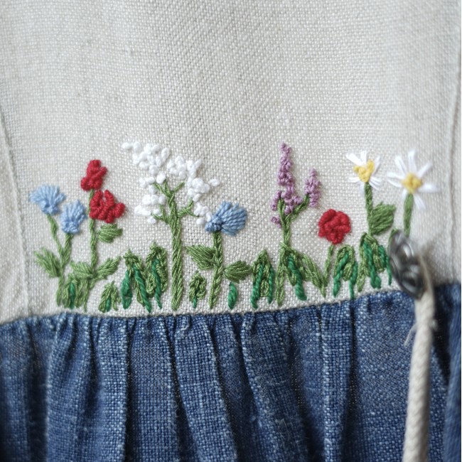 ABITO BAMBINA  IN STILE TIROLESE  tg. 134- 9 anni